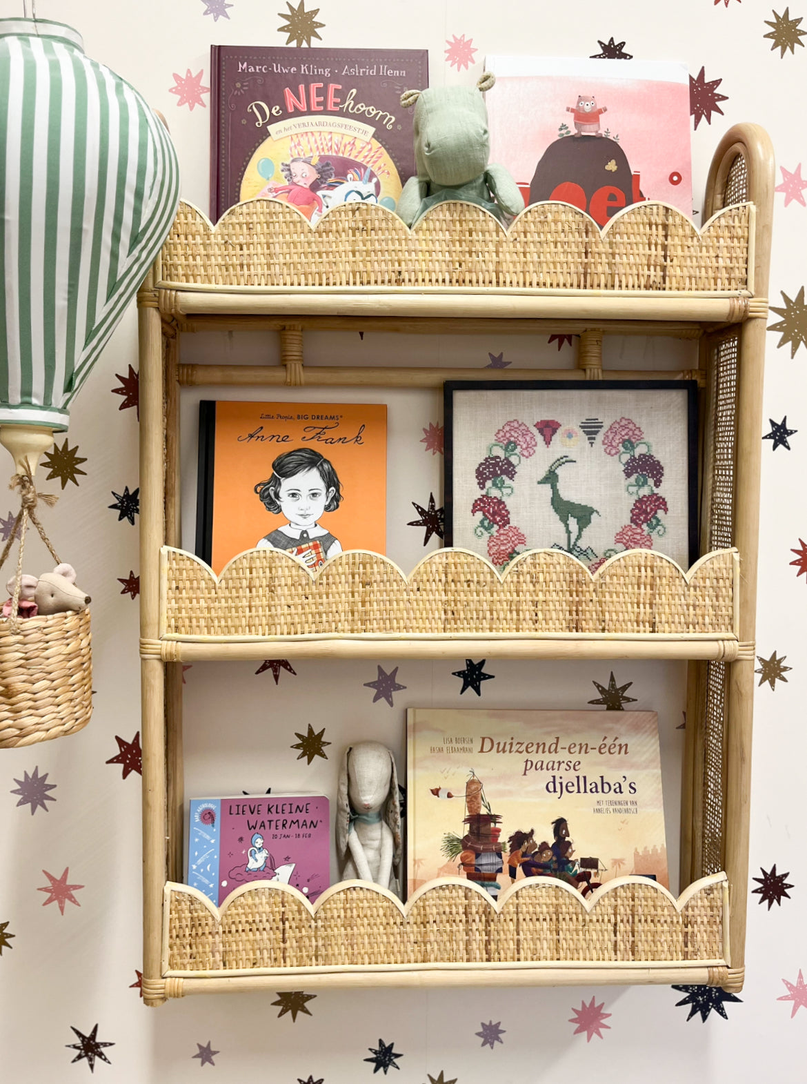 Rotan boekenrekje wandrek