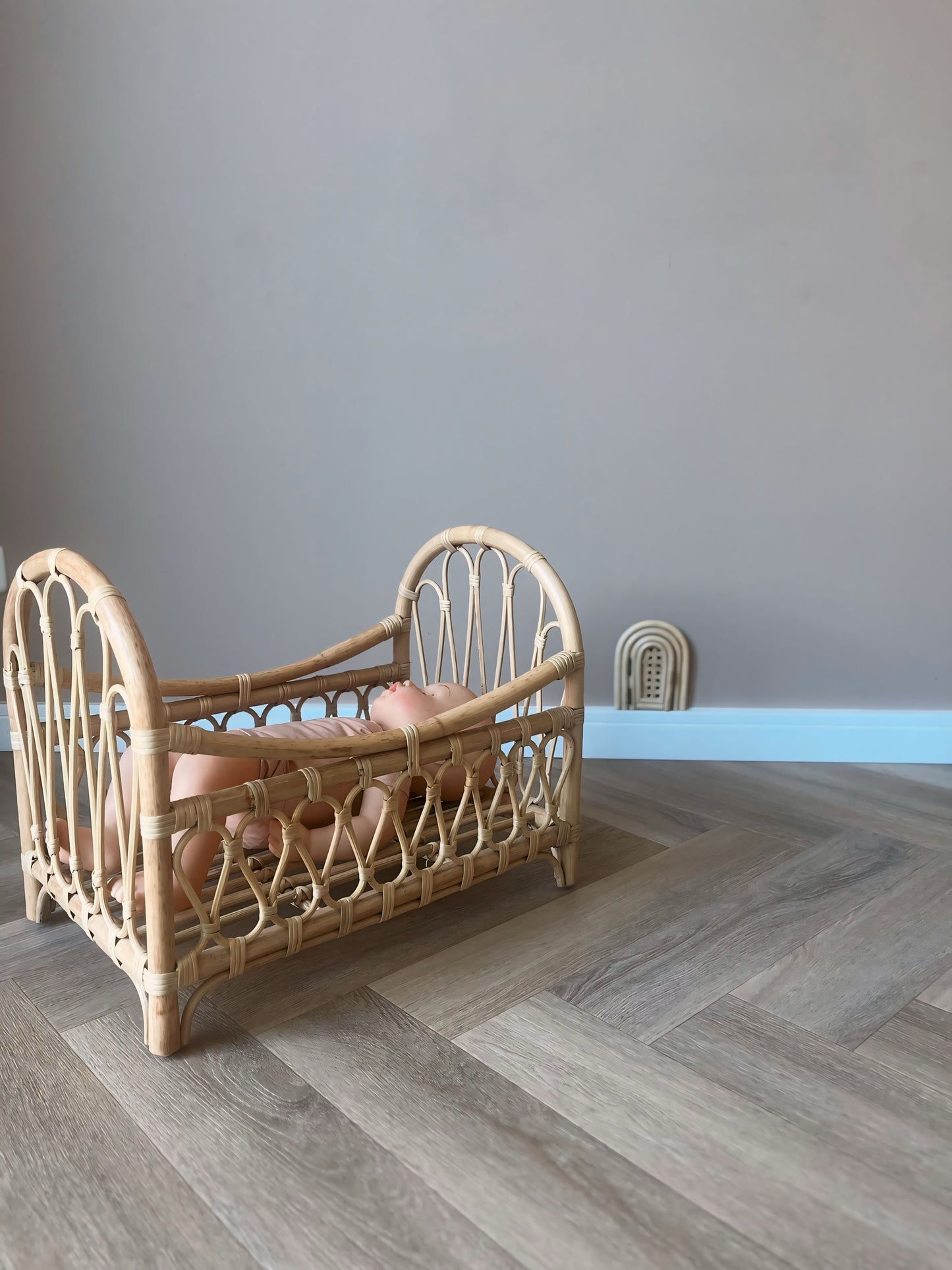 Rattan mini Linn doll
