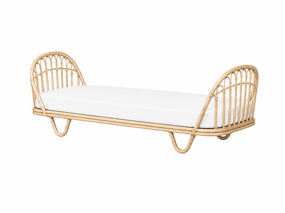 Rattan junior bed Jade