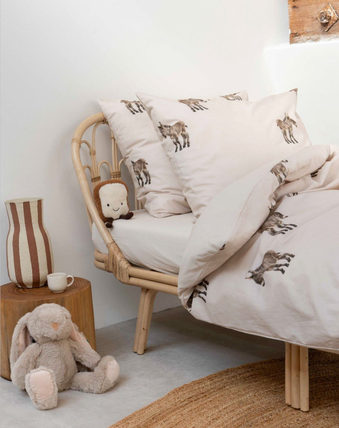 Leo &amp; Moon rattan single bed 'Anna' (straight)