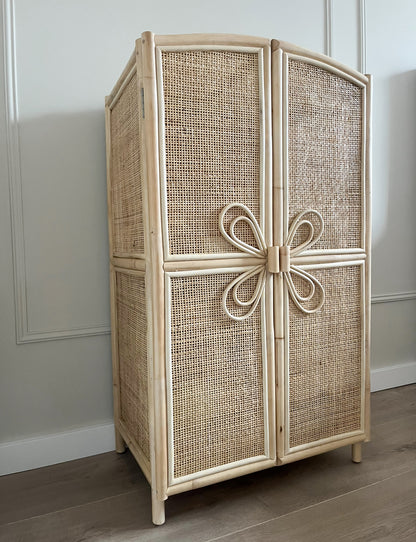 Rotan kinderkast bloem