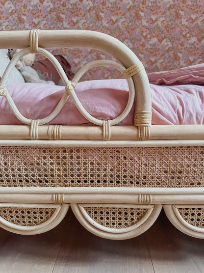 Leo & Moon rotan eenpersoonsbed ‘Amber’