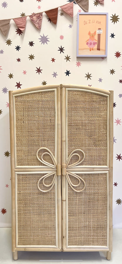 Rotan kinderkast bloem