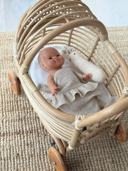 Rotan poppenwagen