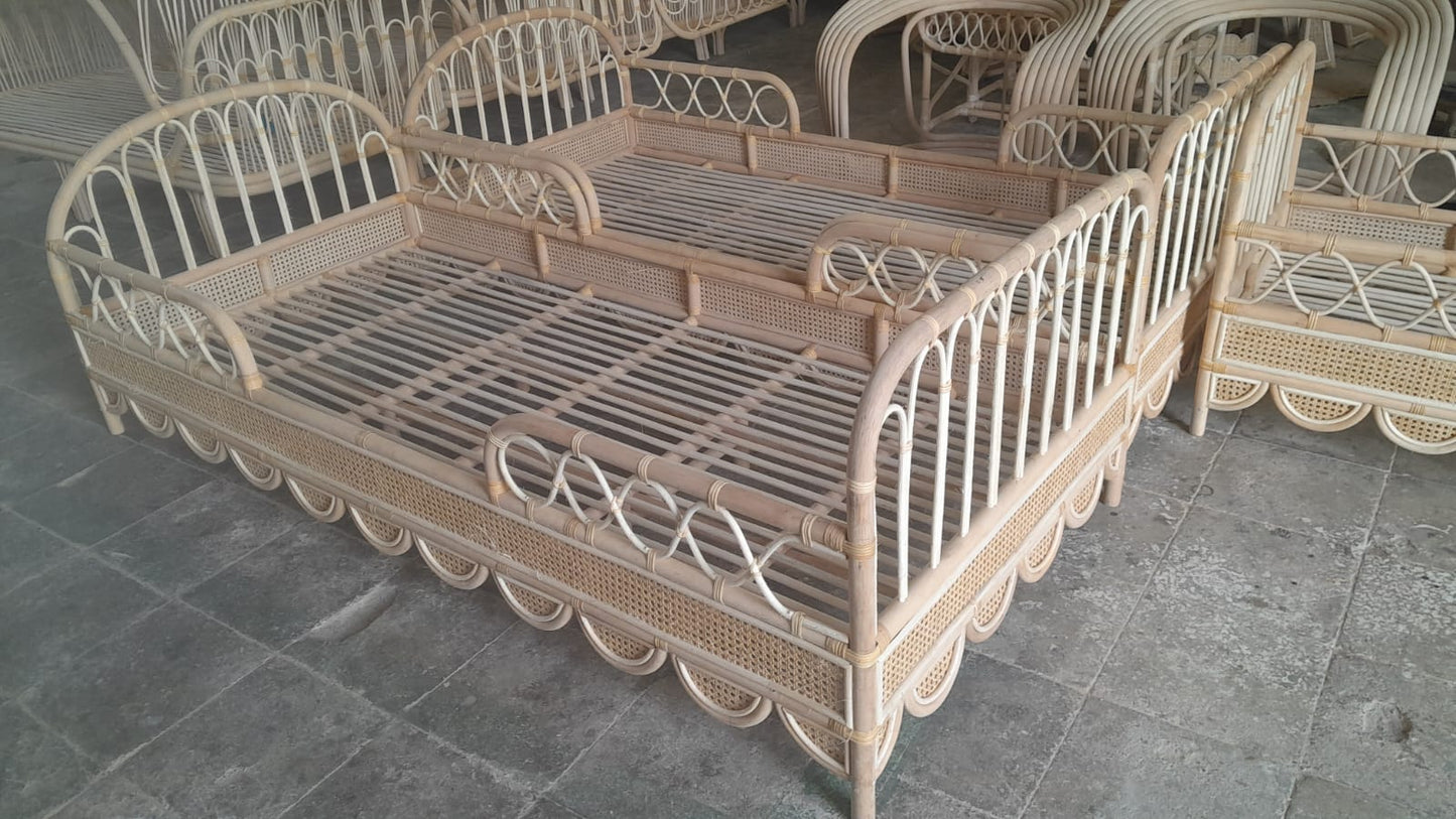 PRE -ORDER!!! Leo & Moon rotan peuterbed / juniorbed ‘Amber’